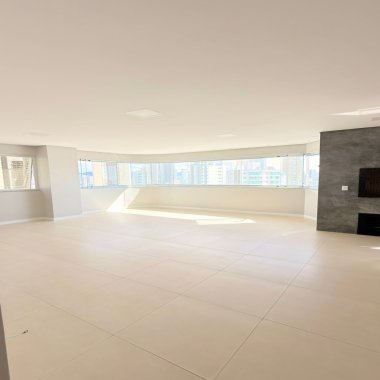 Apartamento 3 suítes para Venda no bairro Centro em Balneário Camboriú