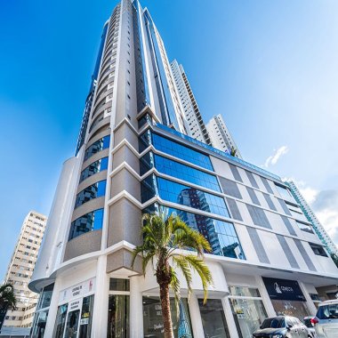 Apartamento 4 quartos para Venda no bairro Pioneiros em Balneário Camboriú