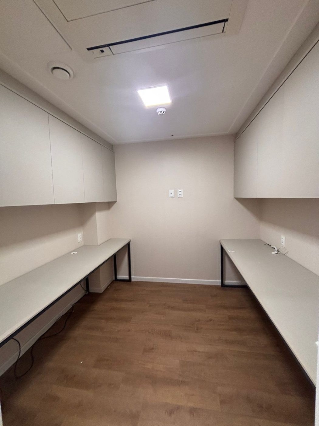 Sala comercial para Locação Anual no bairro Centro em Itajaí