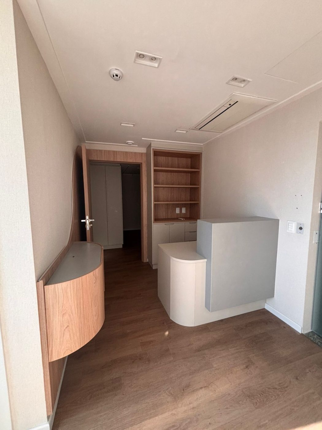 Sala comercial para Locação Anual no bairro Centro em Itajaí