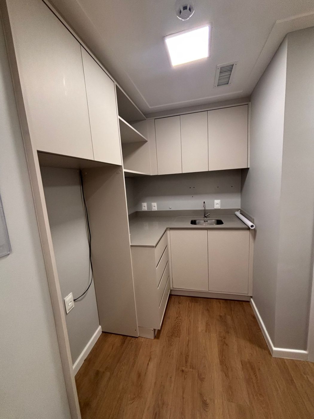 Sala comercial para Locação Anual no bairro Centro em Itajaí