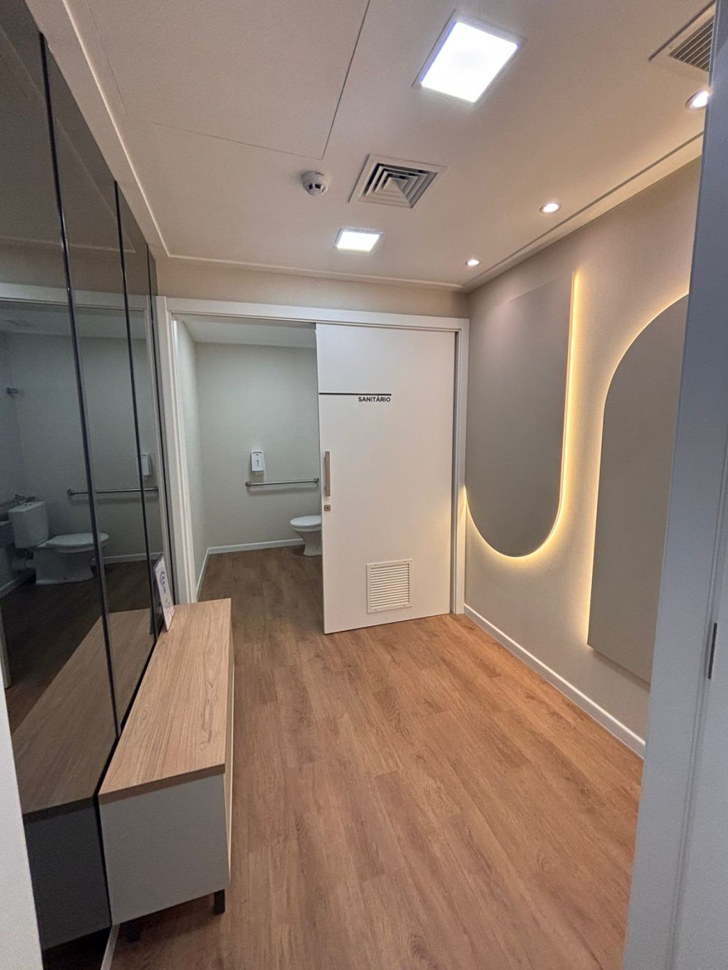 Sala comercial para Locação Anual no bairro Centro em Itajaí
