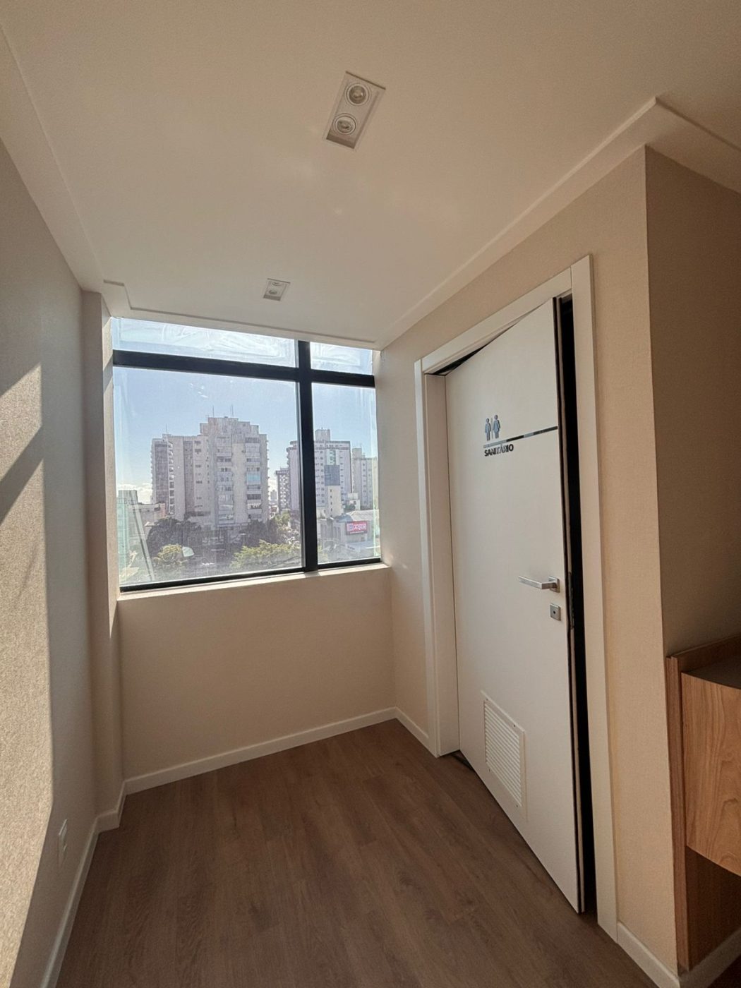 Sala comercial para Locação Anual no bairro Centro em Itajaí
