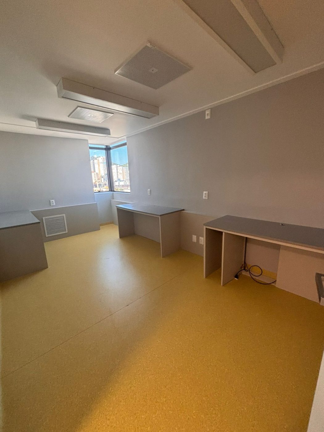 Sala comercial para Locação Anual no bairro Centro em Itajaí
