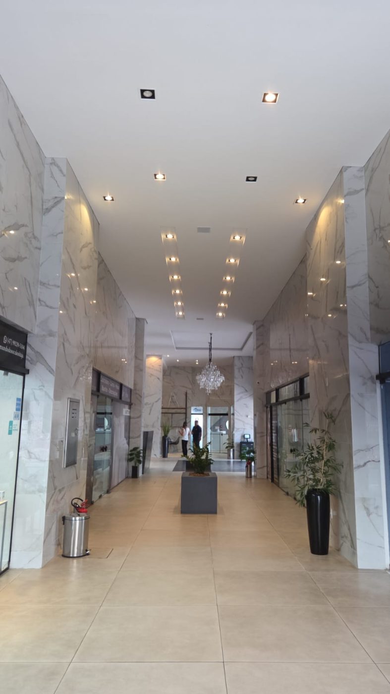 Sala comercial para Locação Anual no bairro Centro em Itajaí
