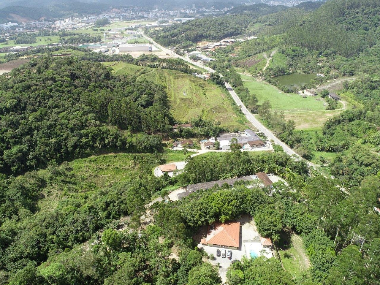 ÁREA DE TERRA 44.208 M² + RESIDÊNCIA 240 M² + MOTEL EM PLENO FUNCIONAMENTO.