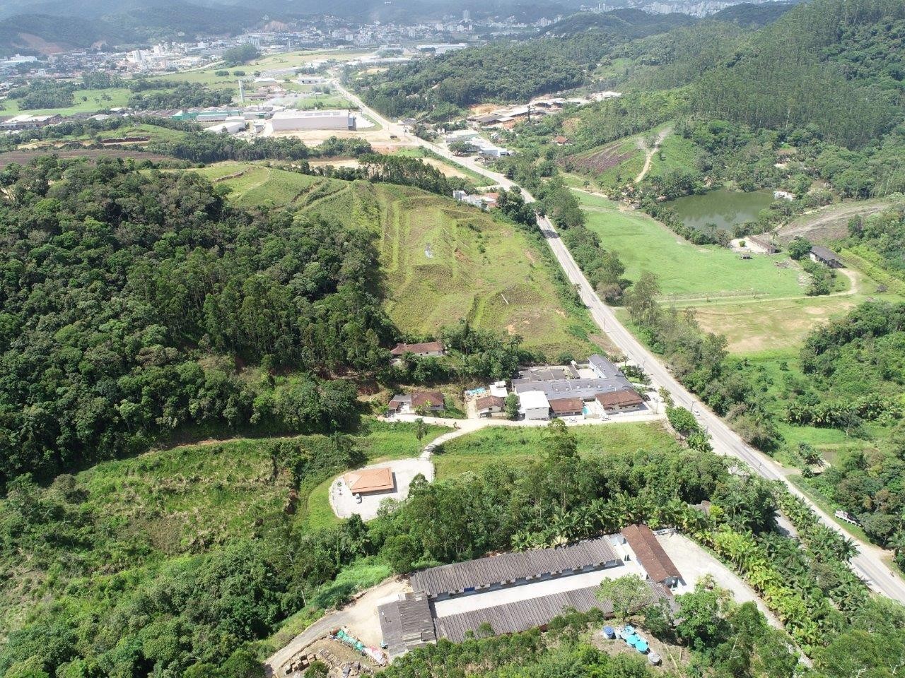 ÁREA DE TERRA 44.208 M² + RESIDÊNCIA 240 M² + MOTEL EM PLENO FUNCIONAMENTO.