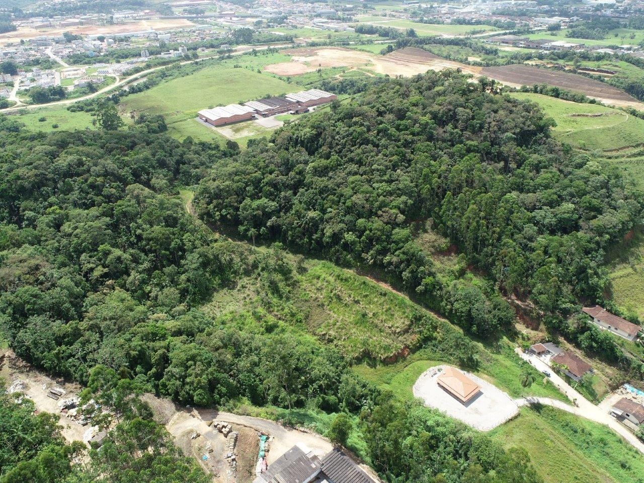 ÁREA DE TERRA 44.208 M² + RESIDÊNCIA 240 M² + MOTEL EM PLENO FUNCIONAMENTO.